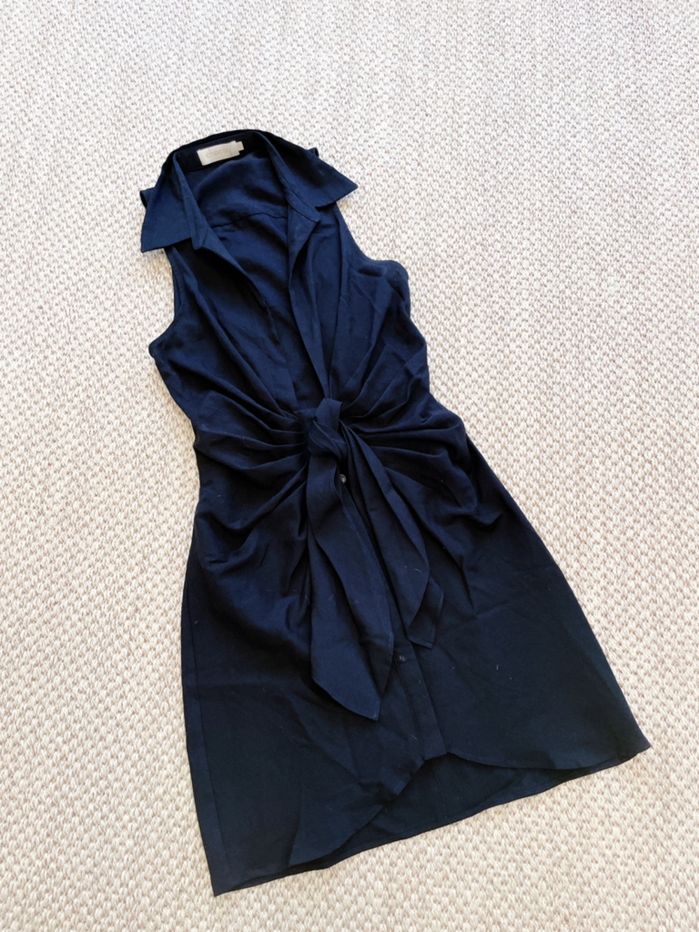 Choosy Crosby St Dress Plunging Neckline Tie Waist Women's Dress Black 6 - Picture 2 of 13